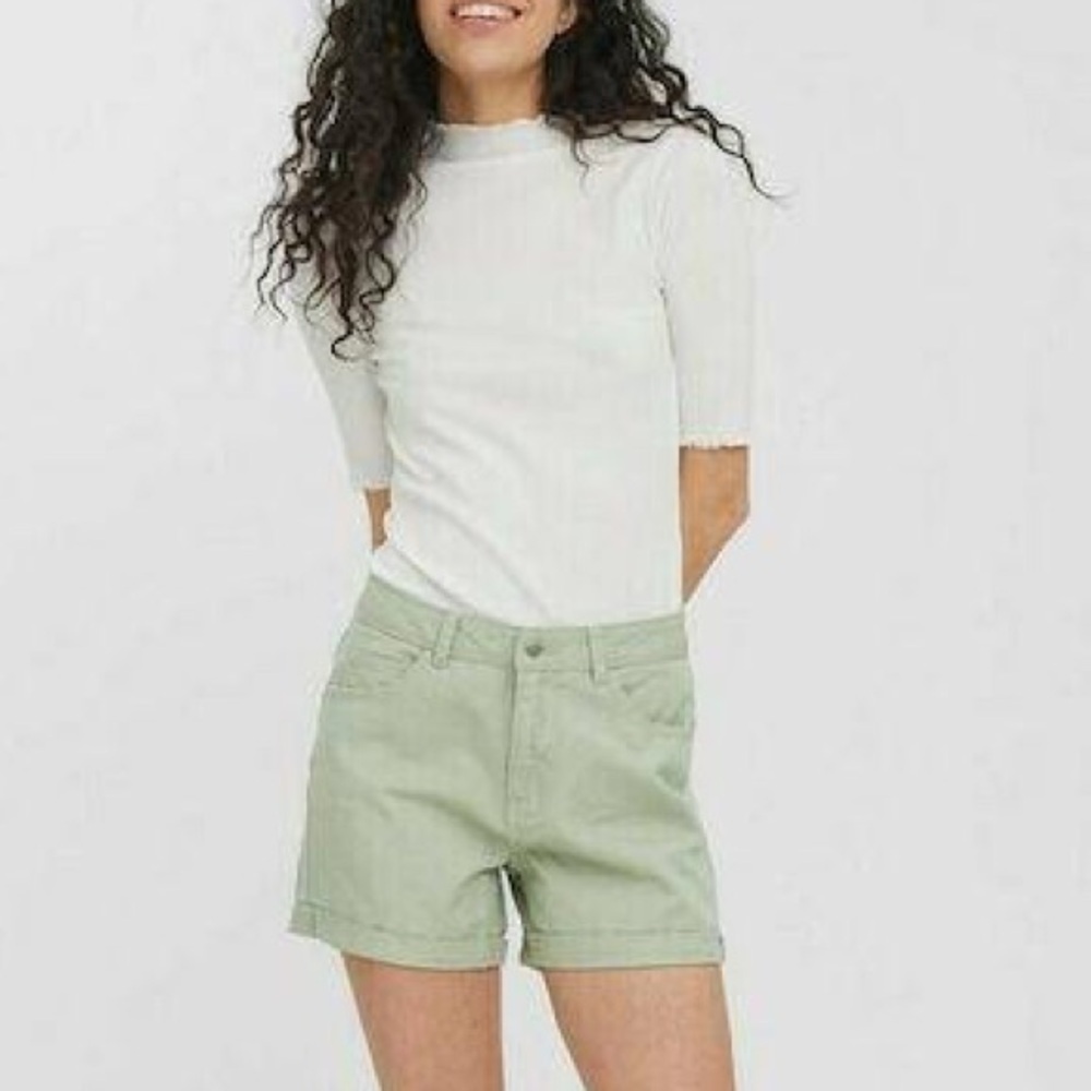 Vero Moda Nineteen High Rise Denim Shorts 💙